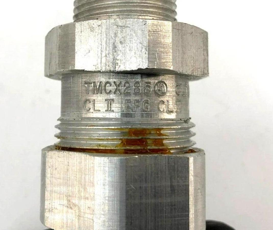 New Eaton TMCX285 Cable Gland, Aluminum, Sheath:0.65-1.00", 3/4" NPT, Armor Rang