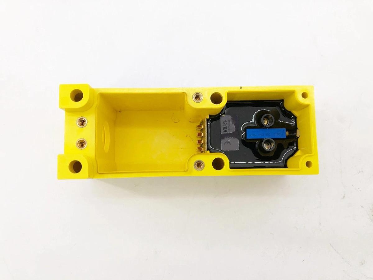 New Banner Engineering SBLX1 Multi-Beam Scanner Block 16647