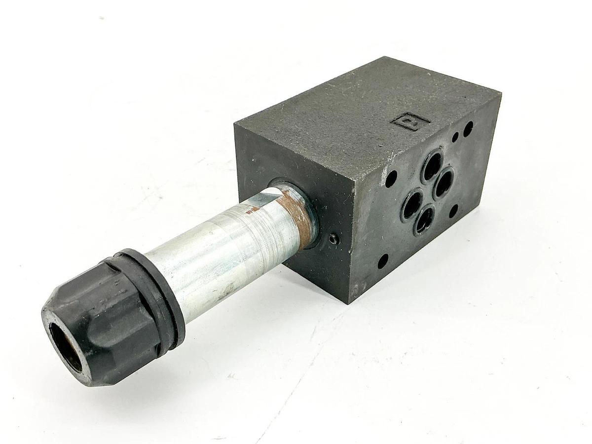 New Parker D1VW020BNJW4-94 Hydraulic Control Valve 4000PSI 24VDC 1.39A W/O Coil