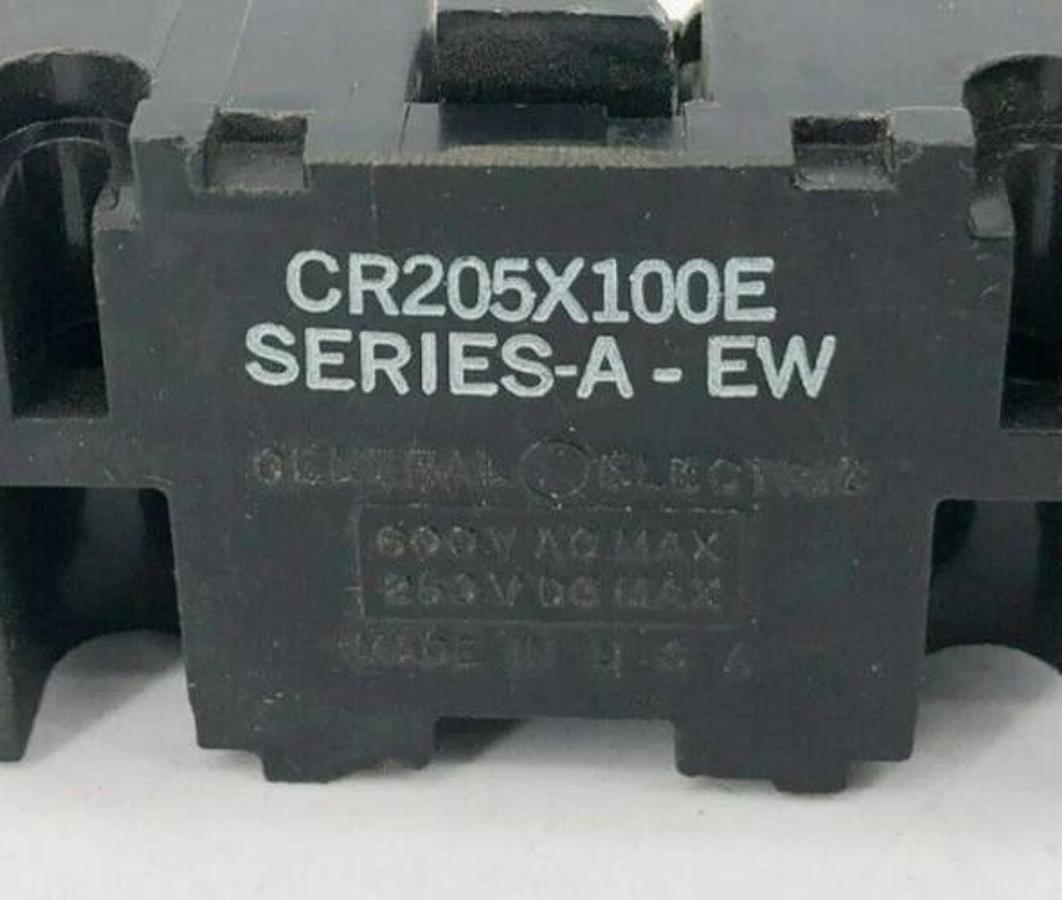 Lot of 2 New GE General Electric CR205X100E Auxiliary Contacts 600VAC 250VDC