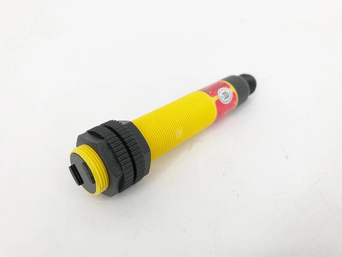 New Banner Engineering S18RW3FF100Q1 Photoelectric Sensor 20-250VAC - No Box