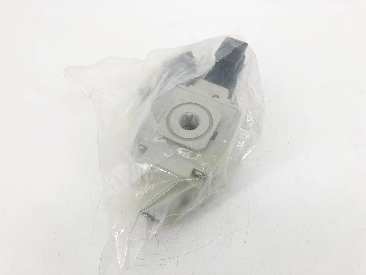 New Aventics 8652A6S23F110EW Valve 3/2 - Slow Start/ Quick Exhaust 3/8" NPTF