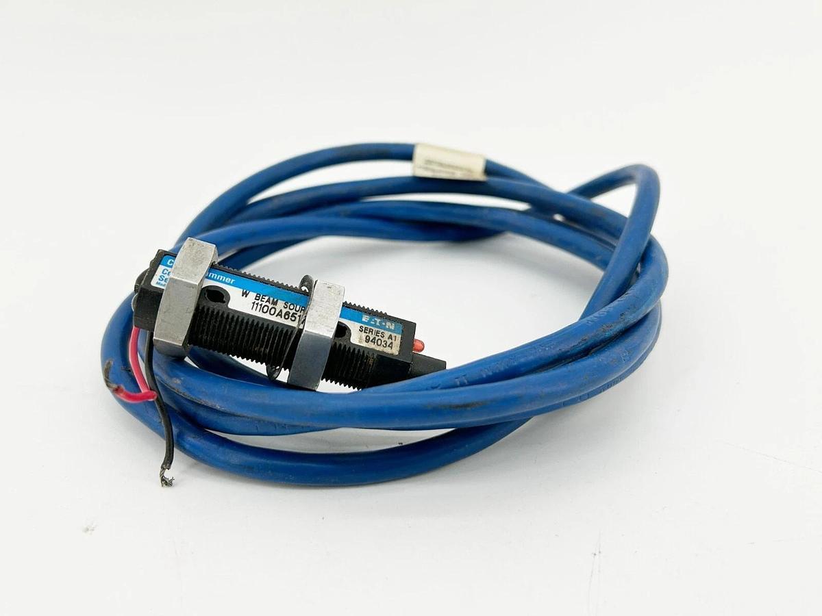 Used Eaton 12100A6517 Photoelectric Sensor 250MA 30VDC 0-6M Range 6' Cable