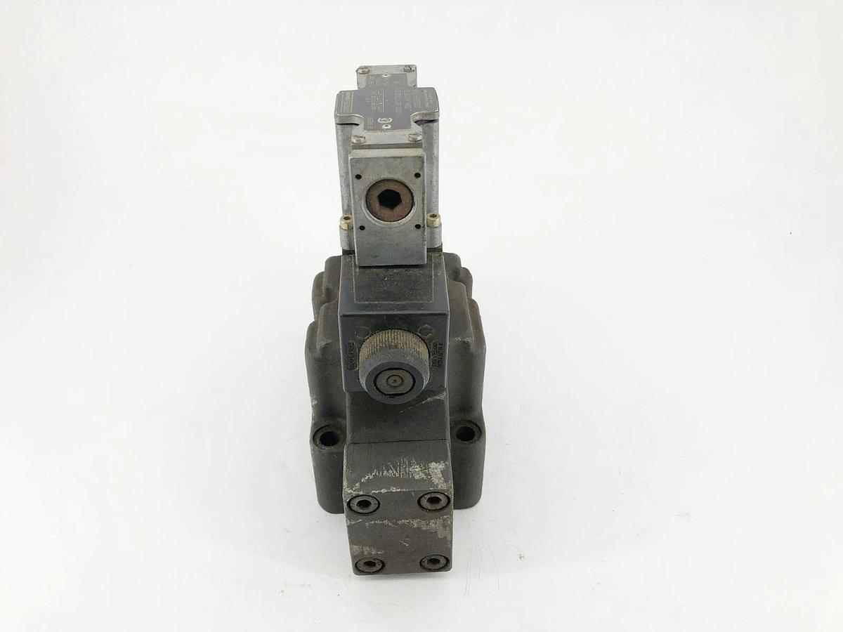 Used Denison Hydraulics A4D03-3B03-0303-10A1W01-1028 Directional Valve 115V Coils