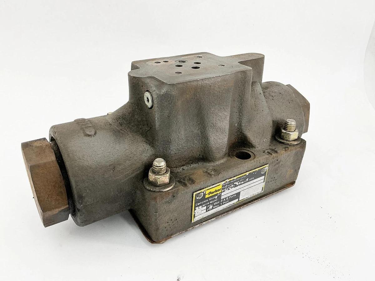 Used Parker D1VHW004CNYCF 82 Hydraulic Pilot Valve Base