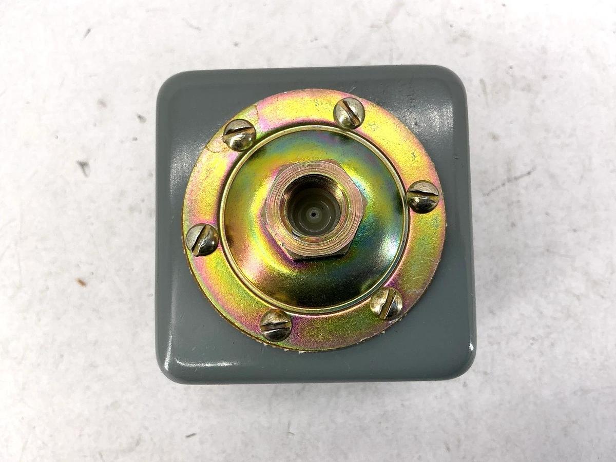 Square D 9013HRG-12 Pressure Switch Close 40 Open 20 9013HRG12 56084