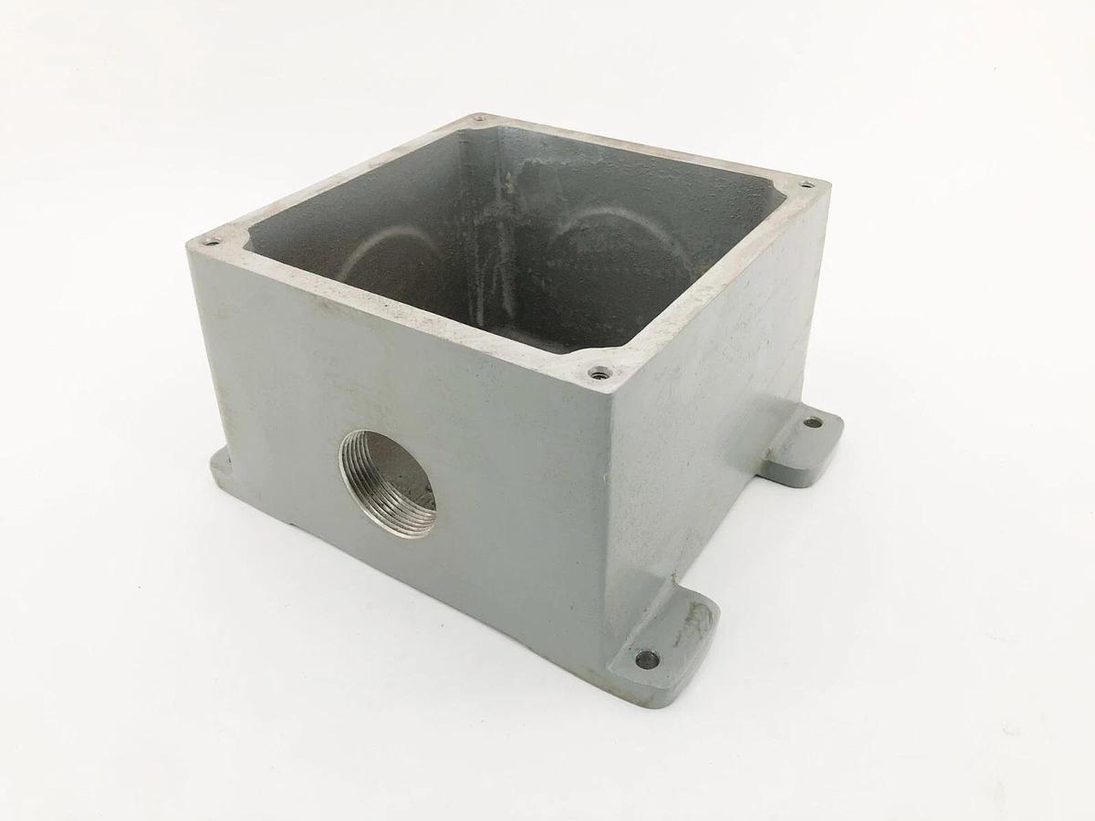 New Meltric 7T6F0N15 Metal Box 1-1/2" NPT Size 6