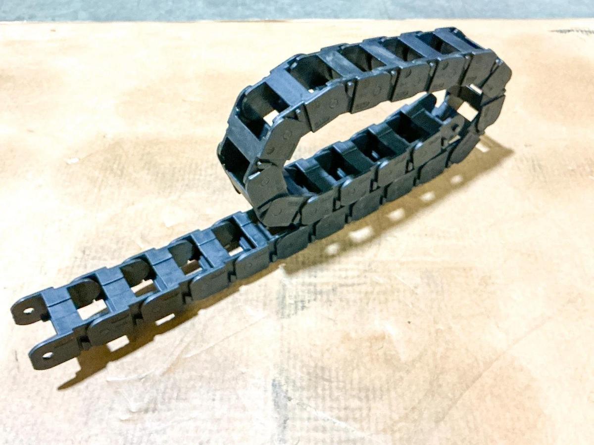 Used Igus 20.2.055 Cable Hose Wire Way Flex Track 34" 26 Links