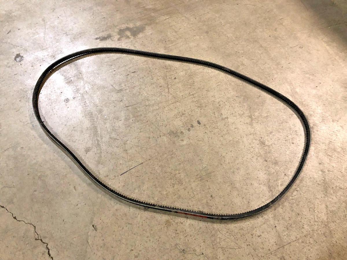 New Gates 5VX1120 Super HC Cogged V-Belt - No Box
