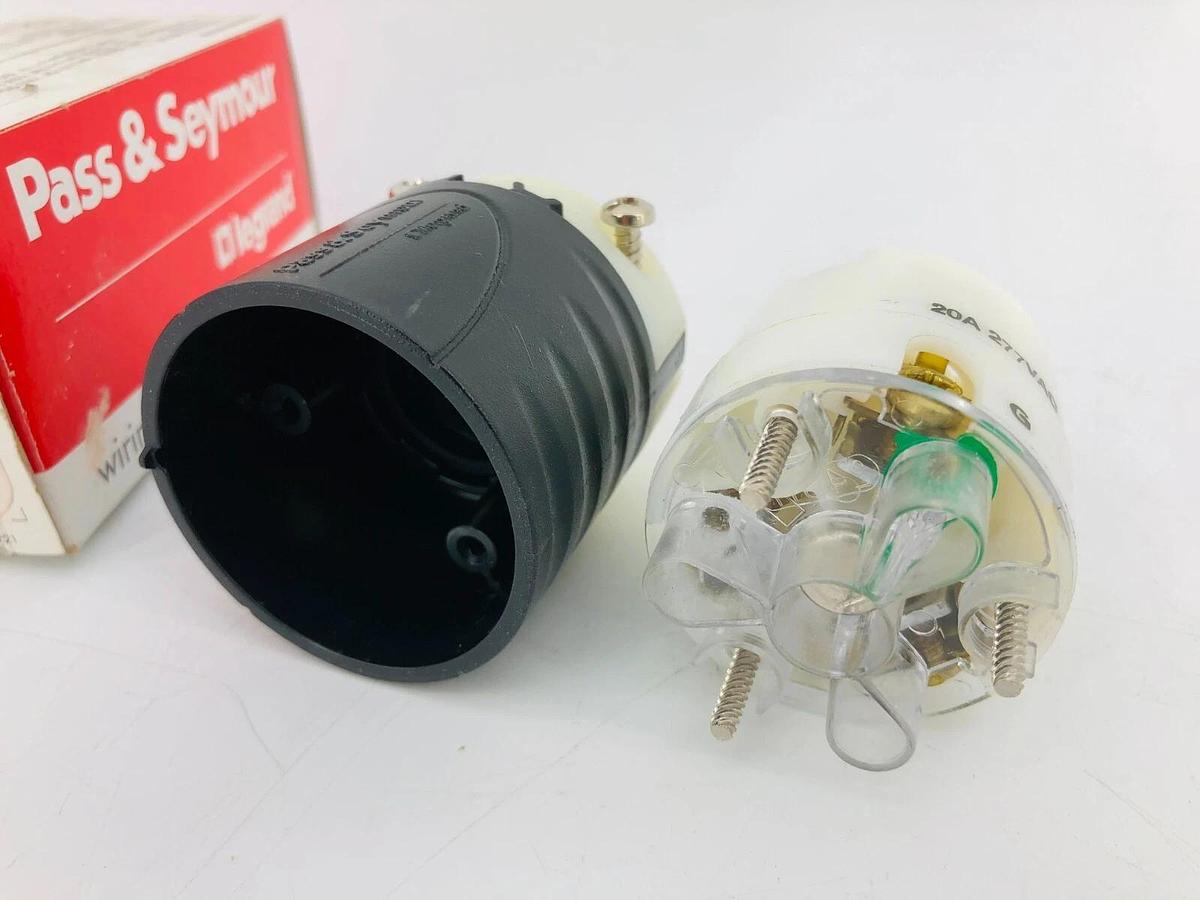 New Legrand L720P Turnlok Connector Plug 3 Wire 20A 277V