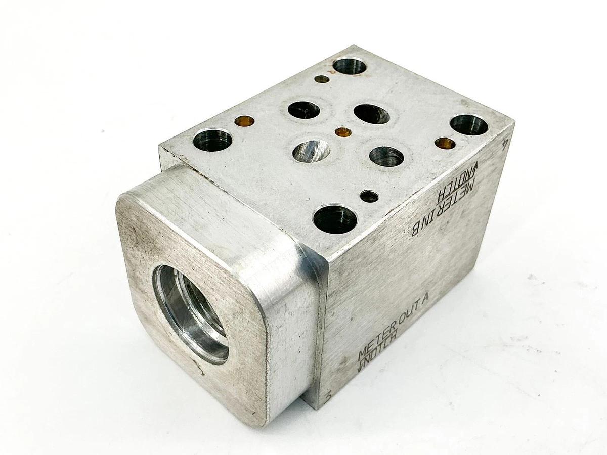 Used Sun Hydraulics GBA Valve Sandwich Manifold 1 Port