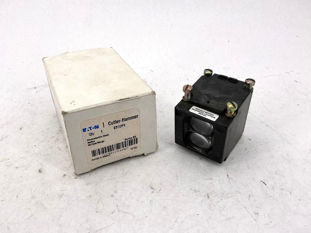 New Cutler-Hammer E51DP3 Ser B3 Photoelectric Head Reflex 35ft Range