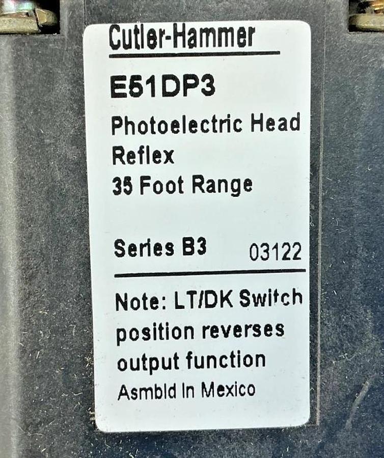 New Cutler-Hammer E51DP3 Ser B3 Photoelectric Head Reflex 35ft Range