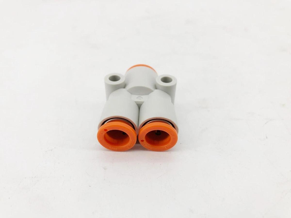 Lot of 3 New SMC KQ2U09-11A One Touch Fittings 5/16" Tube OD x 3/8" Port
