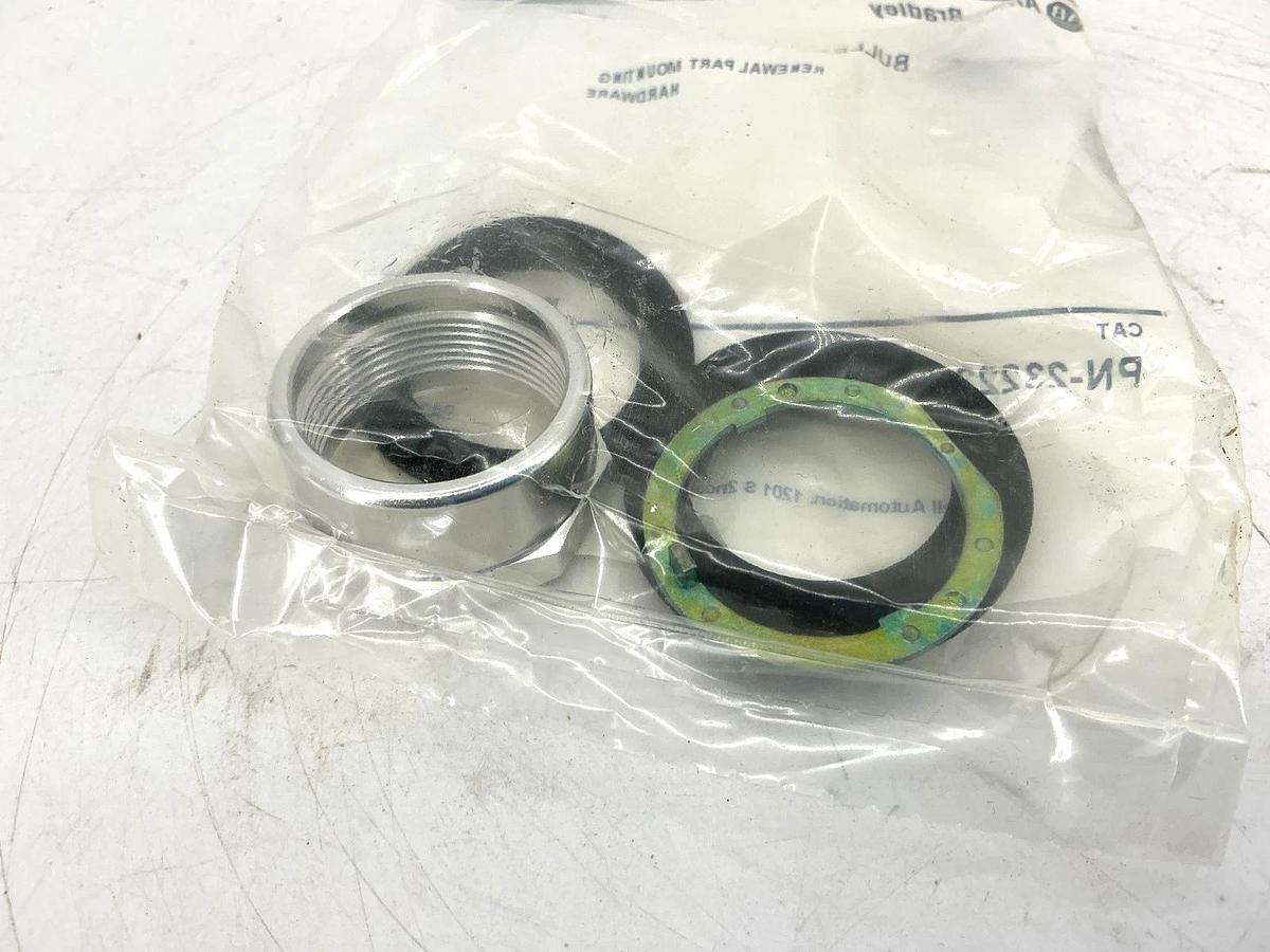 New Allen Bradley 800T-T2F1 Ser T Toggle Switch 2-Way Left/Right Type 4 & 13