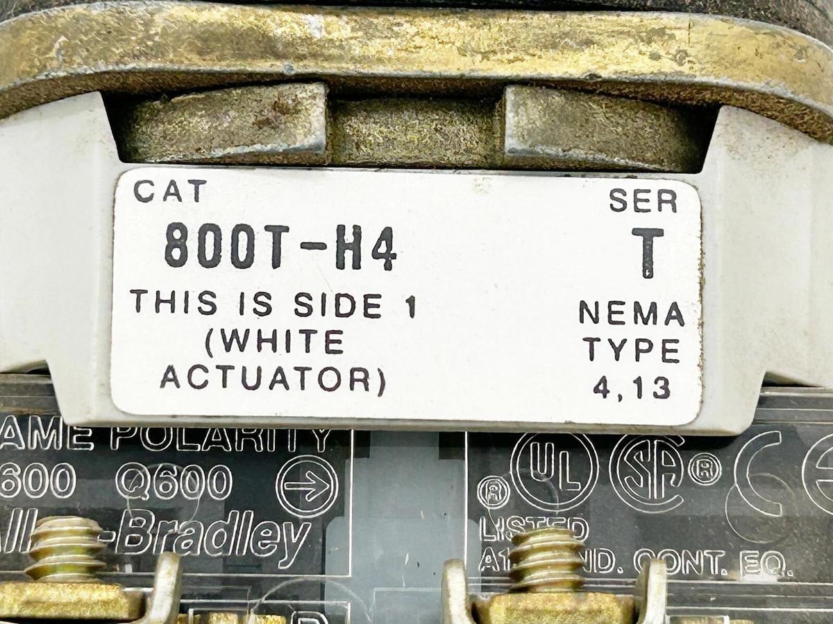 Used Allen Bradley 800T-H4 Selector Switch 30.5M 2 Position Spring Return Ser.T