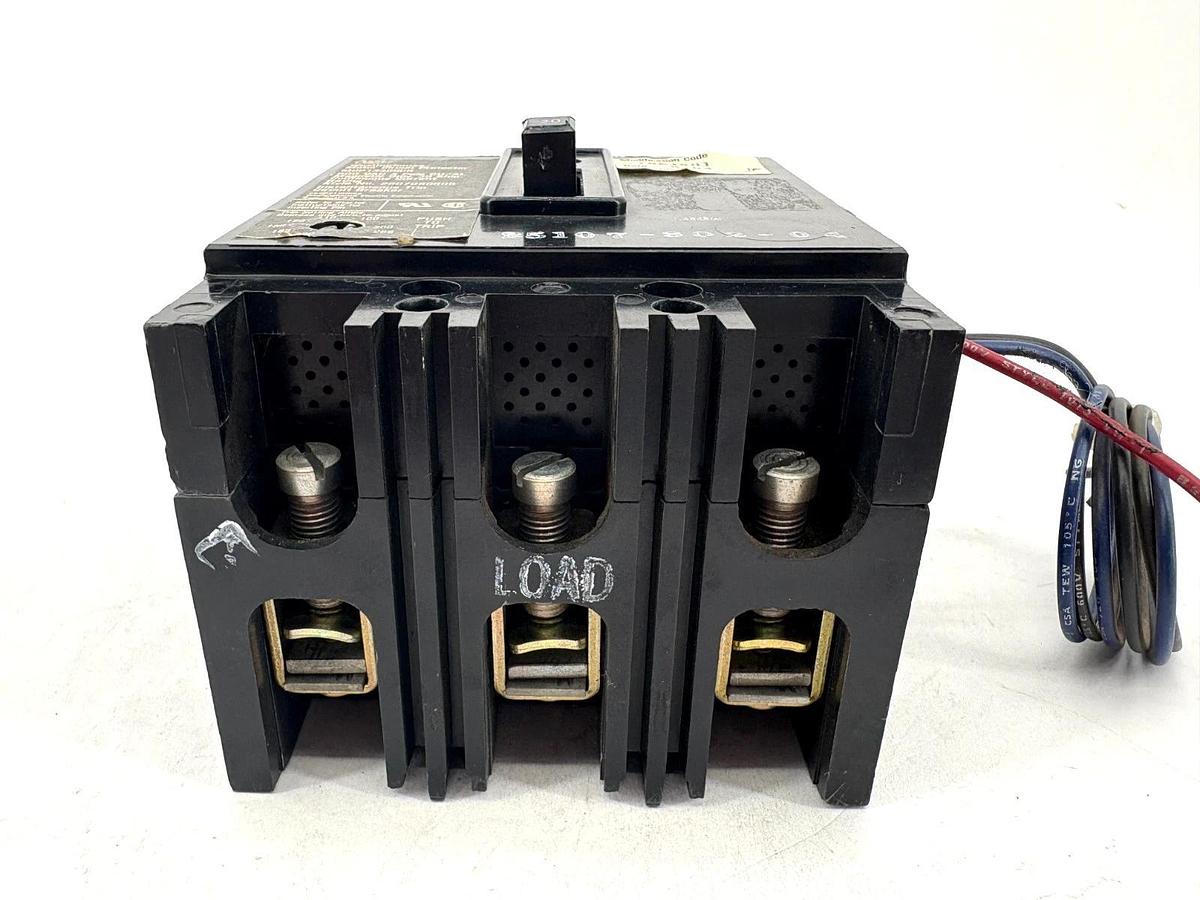 Used Westinghouse MCP13300CR 30A Circuit Breaker w/ Aux. Switch 70E3808 3P