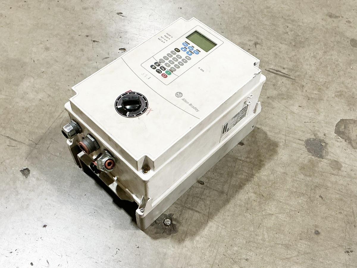 Used Allen Bradley 20AE017C3AYNNNC0 AC Drive 15HP 600V 3PH - Not working - For Parts