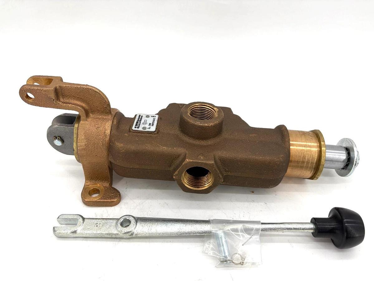 New Parker M08764643 Manual Directional Control Valve 4W2P - No Box
