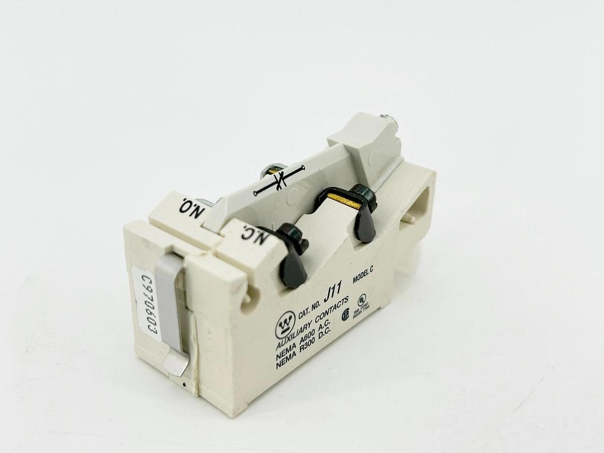 New Cutler Hammer J11 Auxiliary Contact NMA A600 AC R300 DC 9084A17G01