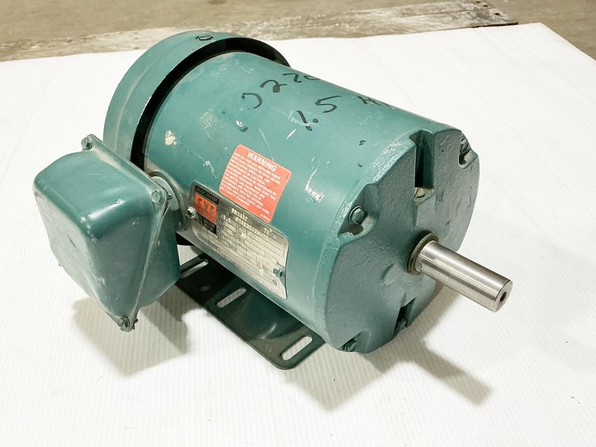 New Reliance P14X3242M-TQ Electric Motor 1.5HP 460V 3450RPM 3PH FK143T Frame