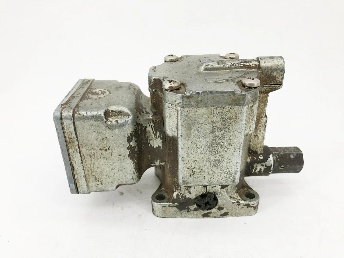 Used Parker K135504553 Remote Operated Pilot Valve 115V 60Hz