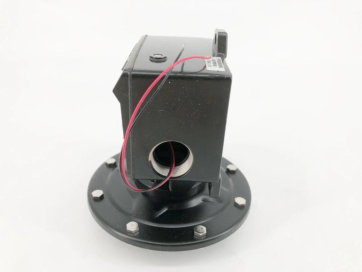 New Ashcroft D424B XFM Pressure Switch 30" H20D 15A 125/250/480VAC 1/2A 125VDC
