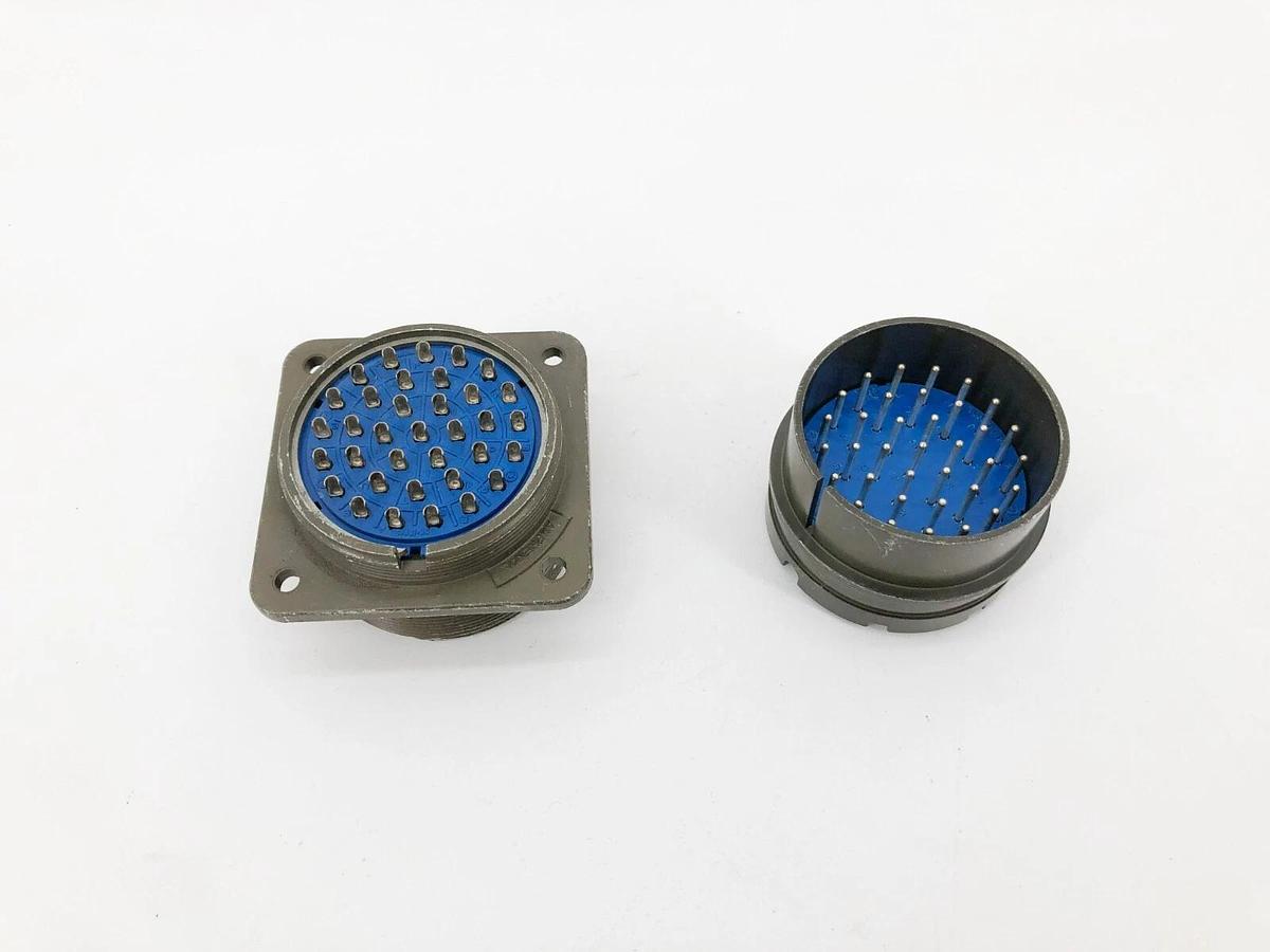 New Amphenol 97-3106B-36 0850 Straight Connector 52 Position