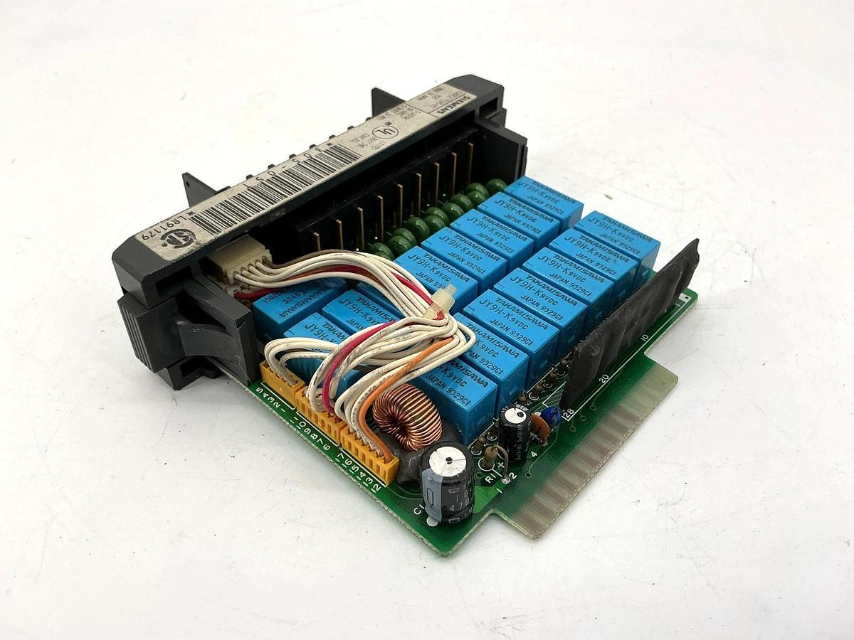 Used Siemens TI 305-05T Output Relay Module 16-Point 5-265VAC 50/60HZ 1A 5-30VDC