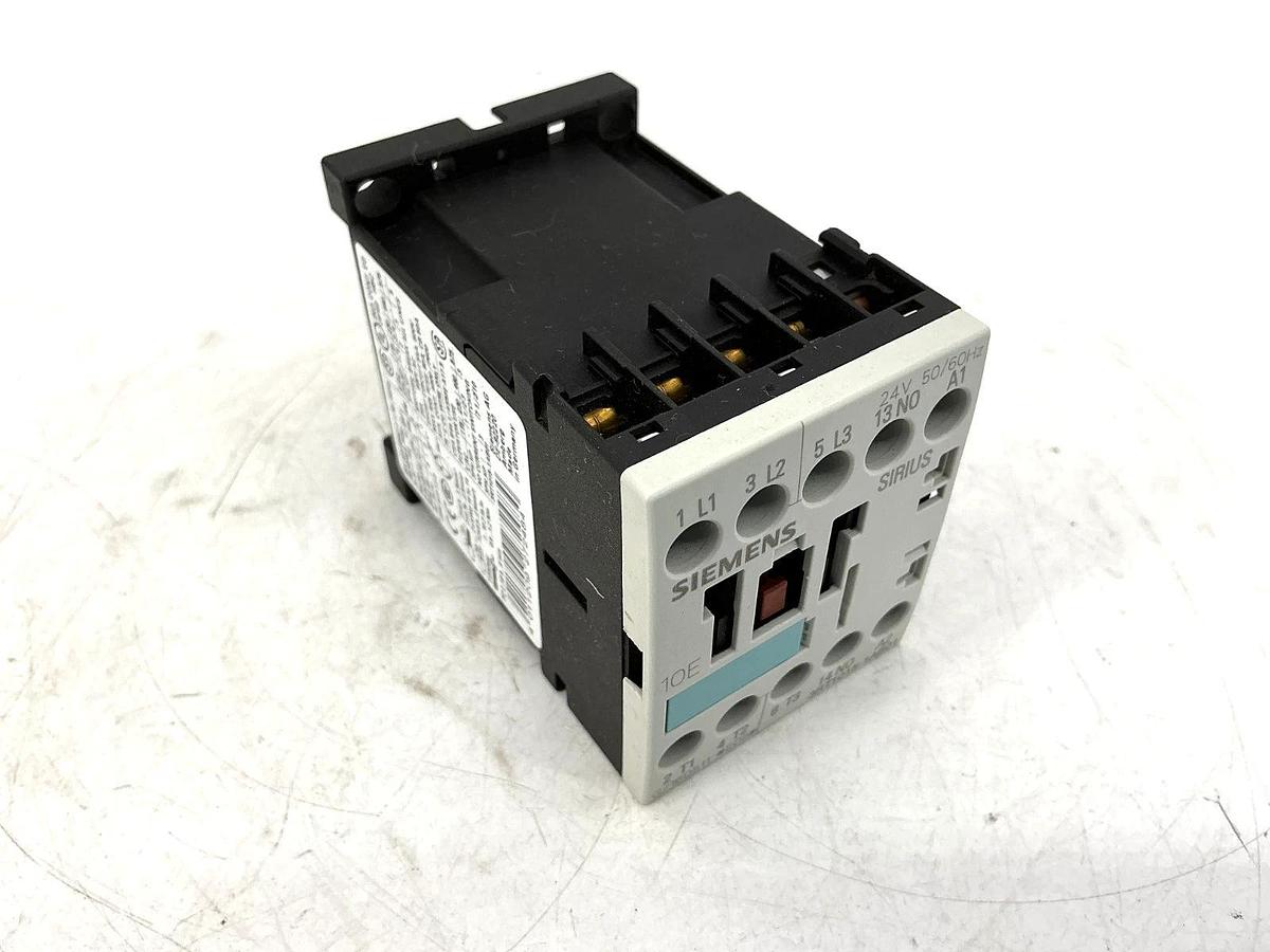 Used Siemens 3RT1015-1AB01 Contactor 3-Phase 7A 600VAC Coil: 24V 50/60HZ