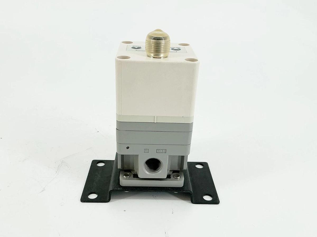 New SMC ITV2031-01F2BN Electro Pneumatic Regulator 20mA