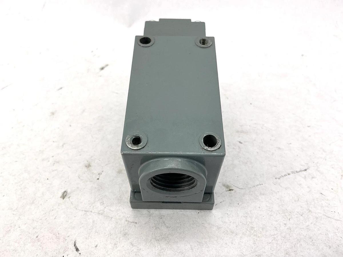 Used Allen Bradley 802T-A1P1 Ser H Oiltight Limit Switch 10A Standard Energy