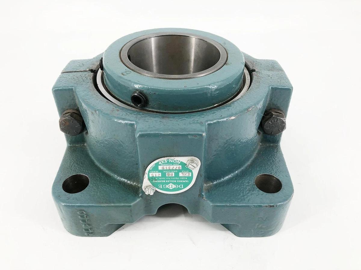 New Dodge F4B-EXL-300R Flange Mount Roller Bearing 3" Bore 077319 - No Box
