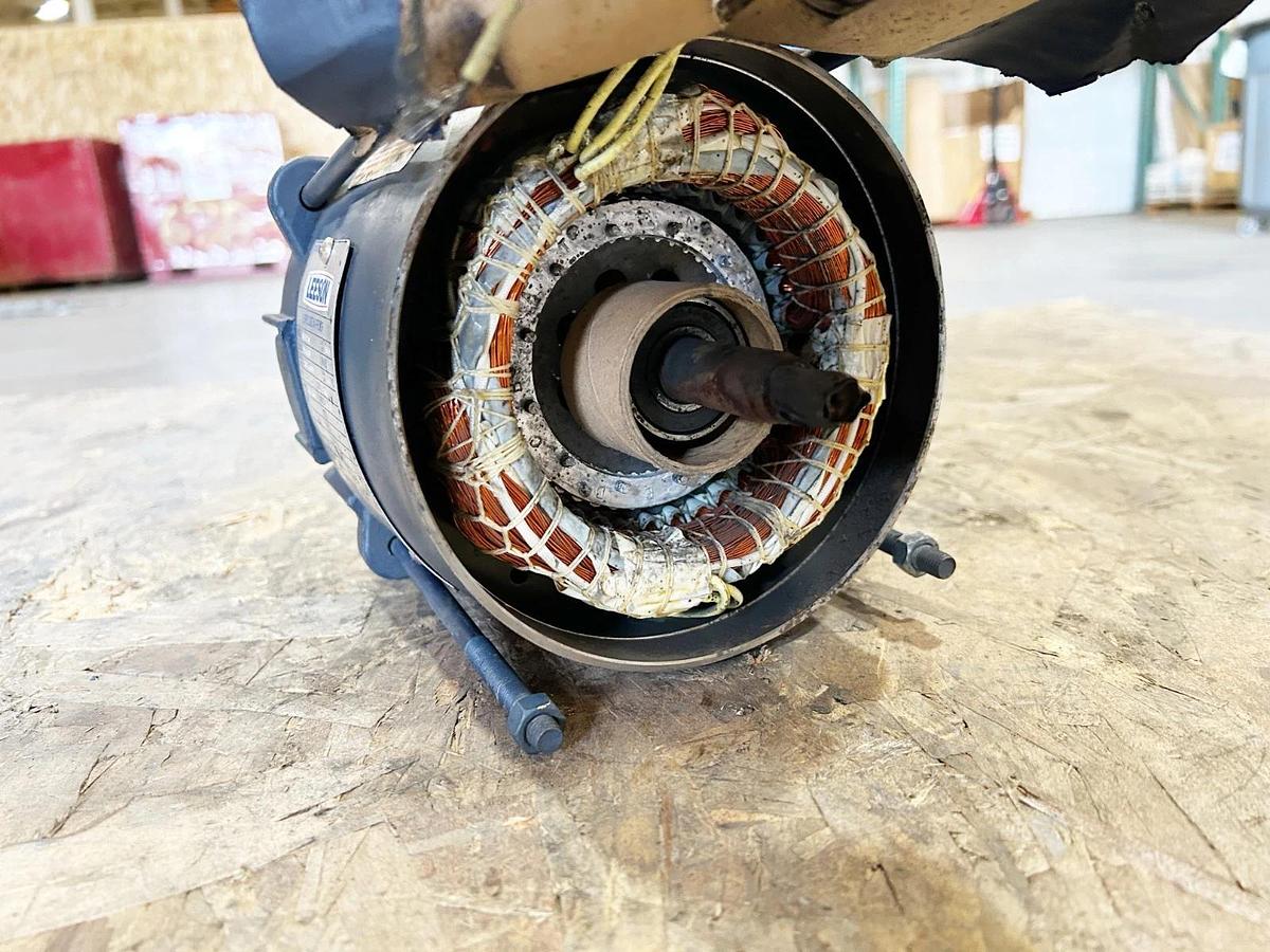 New Leeson 115414.00 Motor 1/2HP 575V 3PH U6T17EZ3A B56Y Frame - No Box