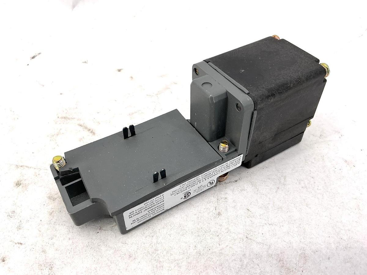 New Eaton Cutler-Hammer E51DEL Photoelectric Thru-beam Source Head & Body 120VAC