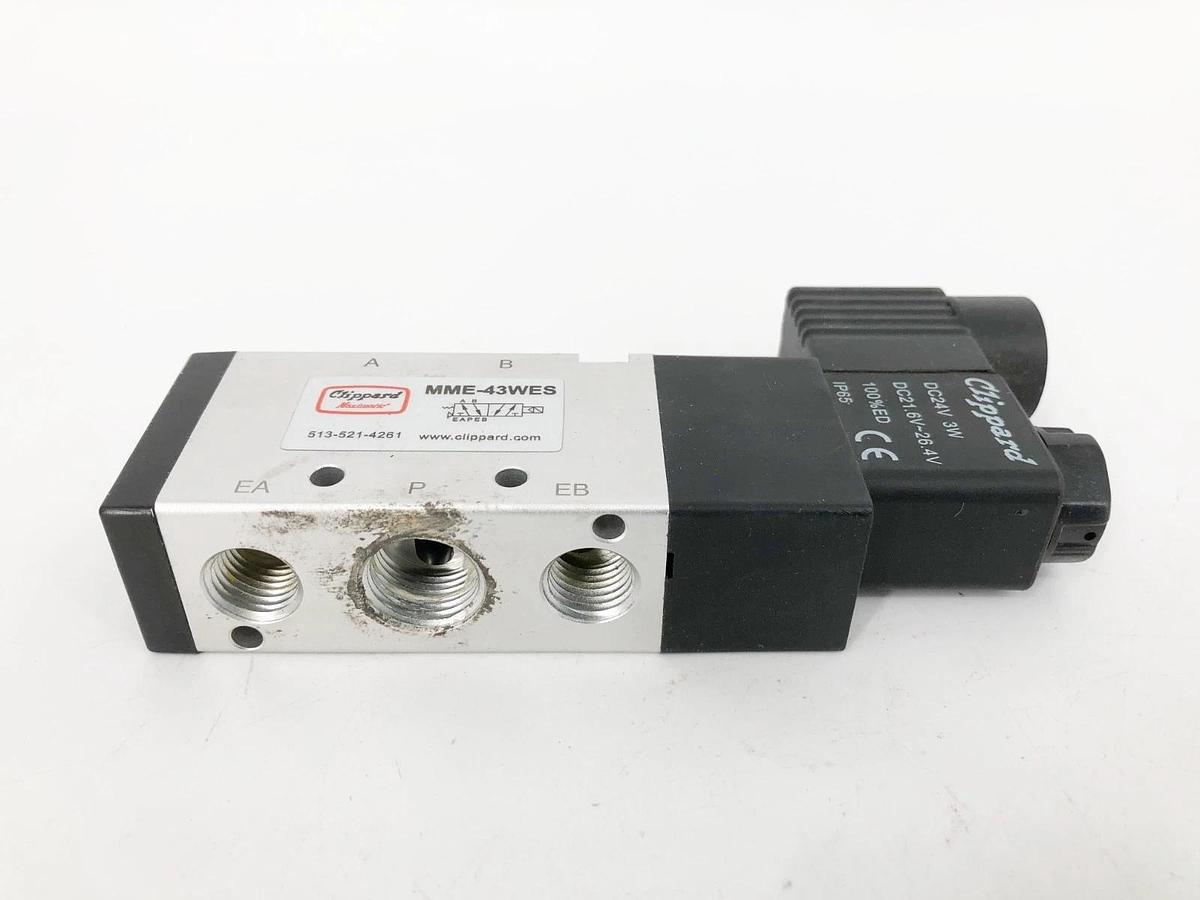 Used Maximatic MMA-43WES Air Pilot Valve 3/8" NPT 24VDC 5 Port 4-Way 19K21