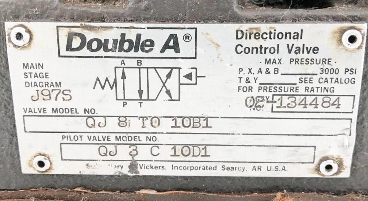 New Double A QJ-8-T0-10B1 Directional Valve w/ QJ-3-C-10D1 02-134484 - No Box
