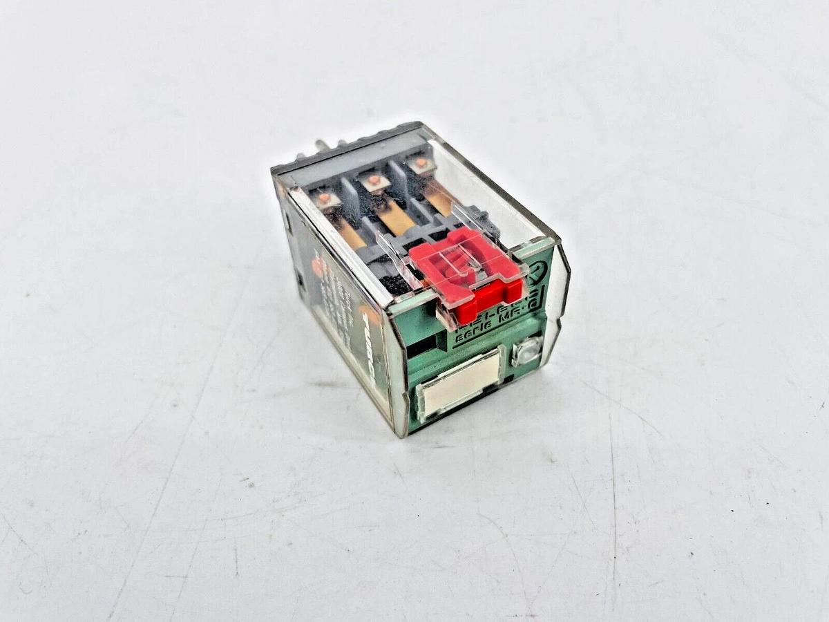 New Turck C3-A30X Relay 120VAC 3P 11 Pin Series MR-C