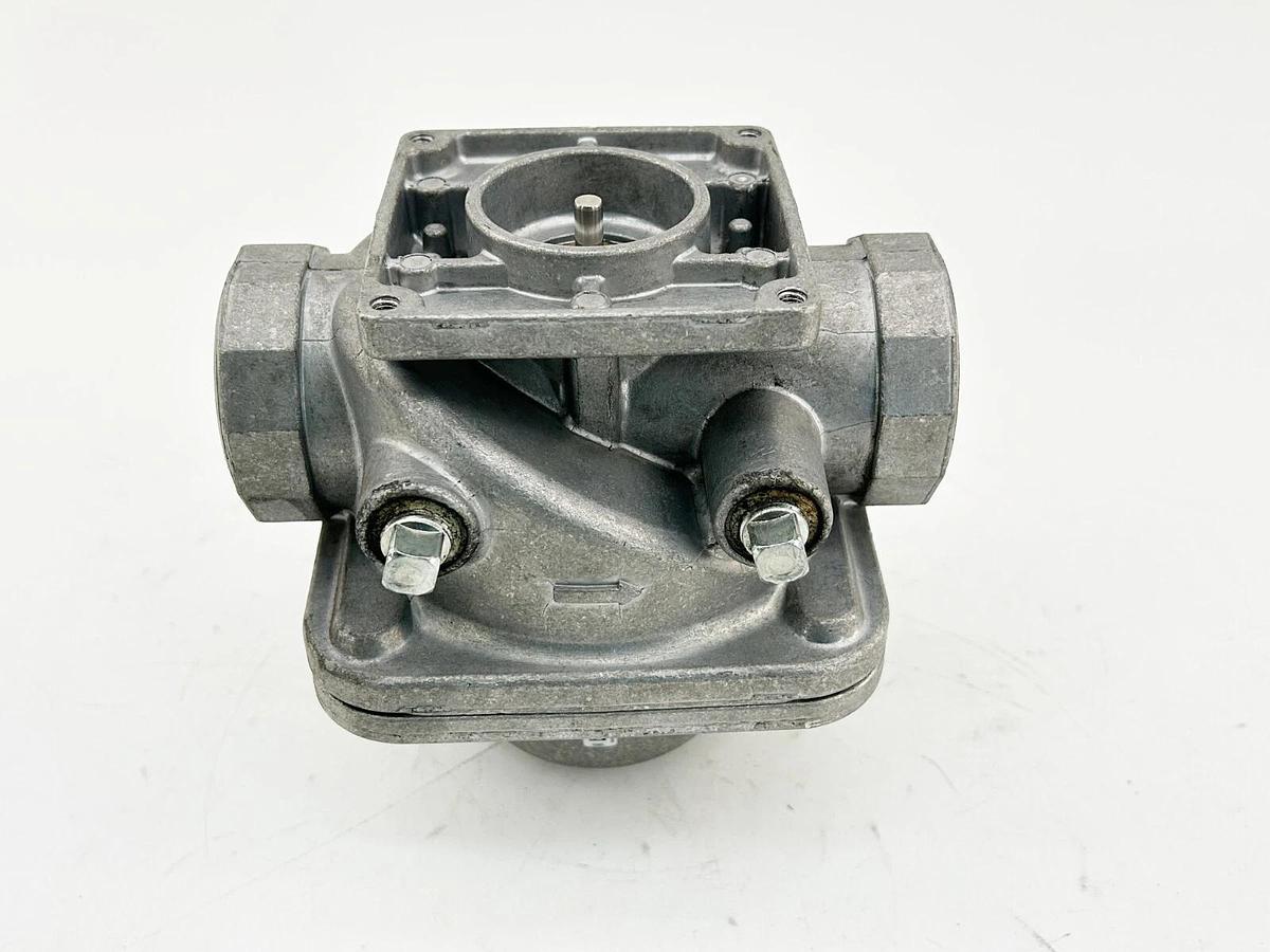 New Siemens VGG10.404U Gas Valve 1-1/2" 20PSI 1400MBAR