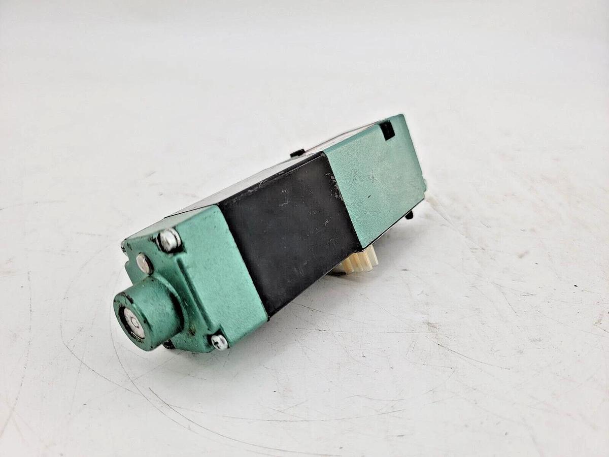 Used Numatics 081SA400M000061 Solenoid Valve 24VDC 150PSIG-AIR