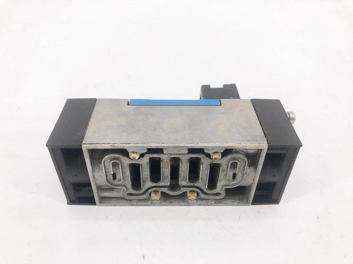 New Festo MN1H-5/3G-D-1-C Solenoid Valve 45-145psi 159681 - No Box Missing Parts