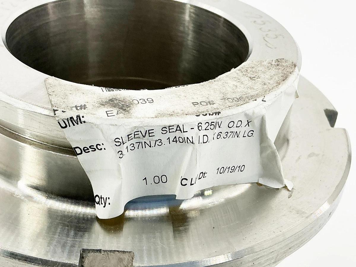 New 2006039 Threaded Sleeve Seal 6.25"OD X 3.13IN/3.14" ID X 6.37" LG 801201C-1