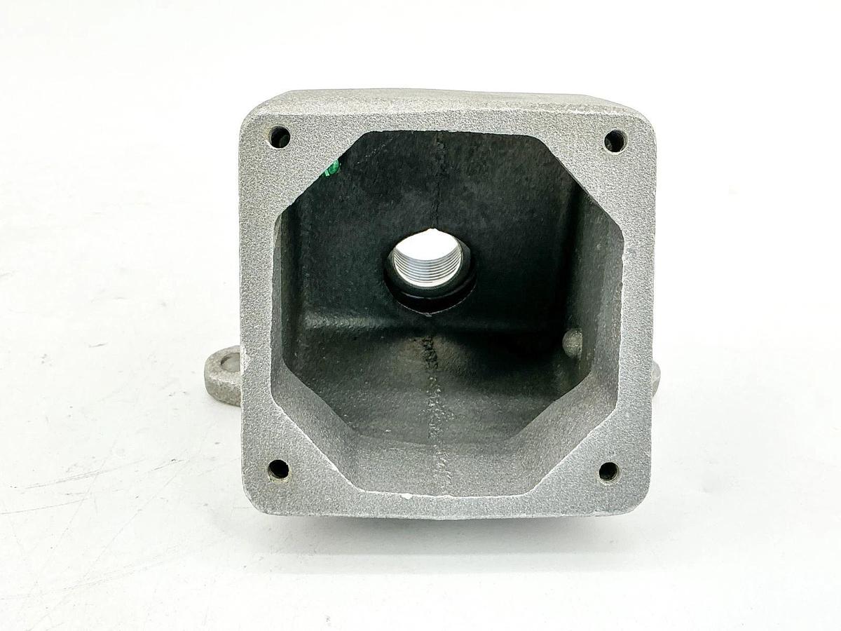 New Eaton Crouse-Hinds ARE23 Back Box Receptacle Housing 3/4"