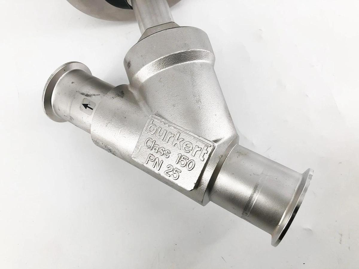 New Burkert 2300 A SS Kvs53 Angle Seat Valve w/ 8692-E2-..-L PU02 - No Box
