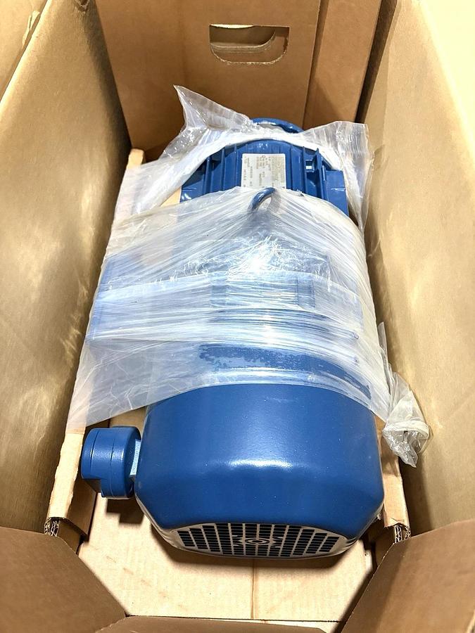 New SEW Eurodrive DRN100L4/FG/EK8S/DH 5HP Inverter Duty Motor 230/460V 1758RPM