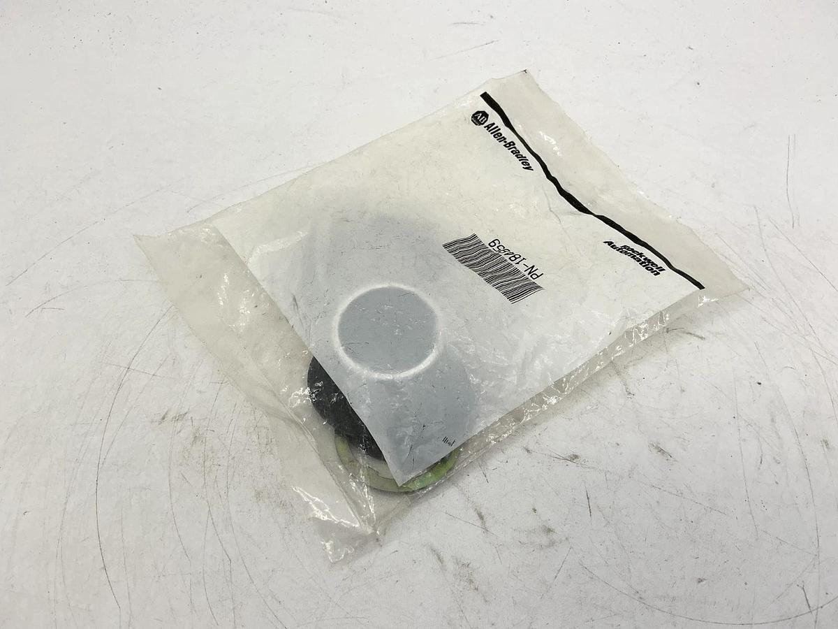 New Allen Bradley 800TC-FXQH2GA1 Ser U Push-Pull Device Green LED 130V - No Box