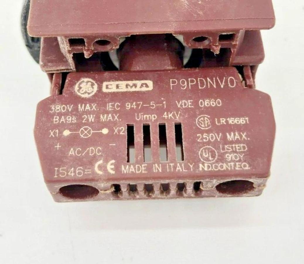 New GE General Electric P9XPLRGDN00NALI Illuminated Push Button Red P9PDNV0