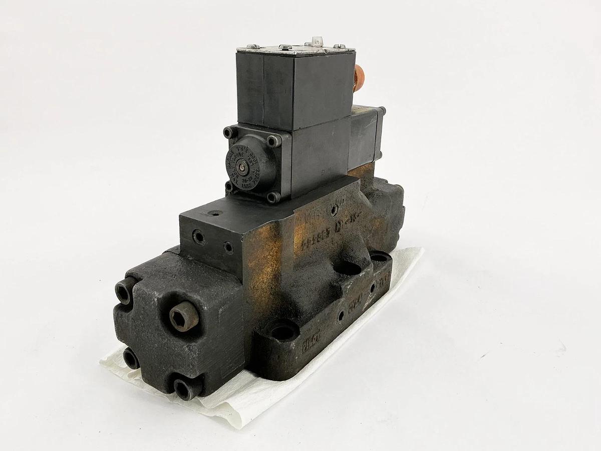 Used Racine FD4-BTHS-106SE-60-1840 Solenoid Valve 3000PSI 110/115V 50/60Hz