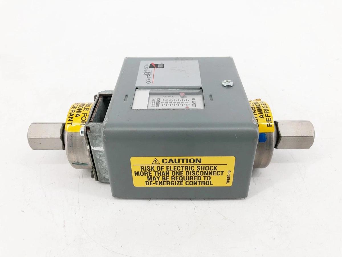 New Johnson Controls P74HA-14 Differential Pressure Control
