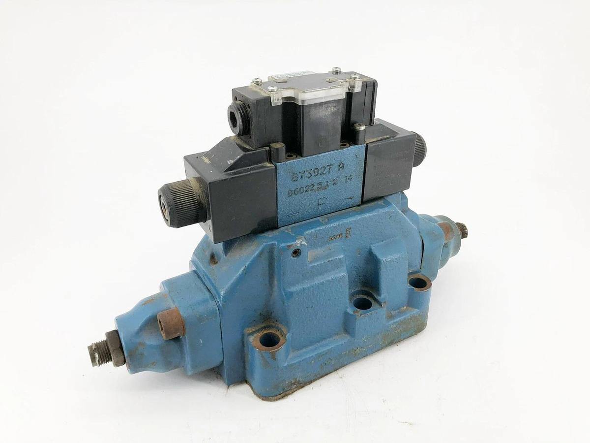 Used Mannesmann Rexroth H-4WEH22E74/6EW110-N9ETDA/10 Directional Control Valve